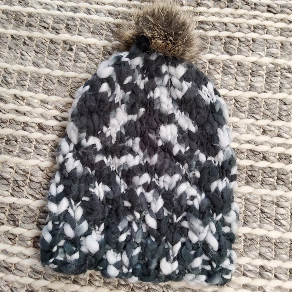 Wonderly Pompom Chunky Knit Beanie Hat